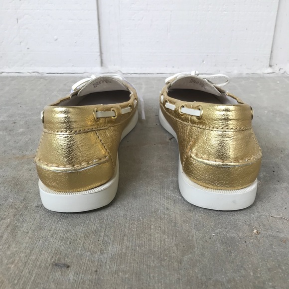 NWOB Michael Kors Blair Gold Leather Boat Shoe - Picture 4 of 7